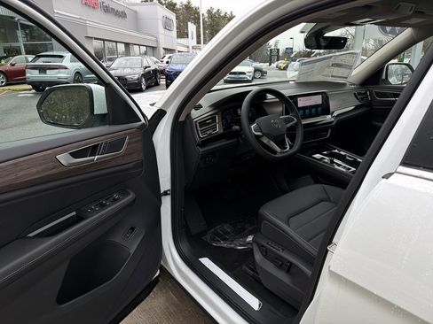 New 2026 Volkswagen Atlas SEL image 17