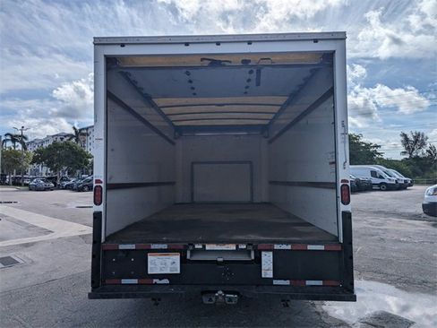 Used 2017 Ford E-350 and Econoline 350 Super Duty image 11