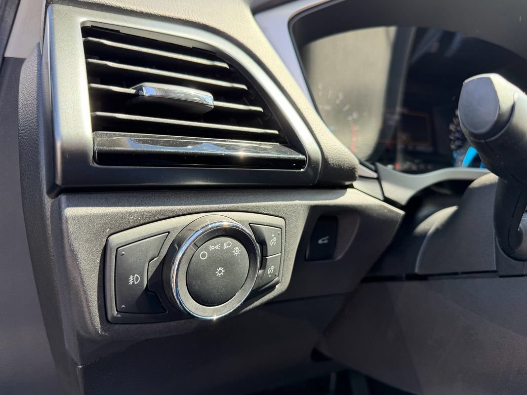 Used 2013 Ford Fusion SE FWD image 17