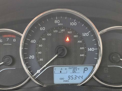 Used 2015 Toyota Corolla LE FWD image 28
