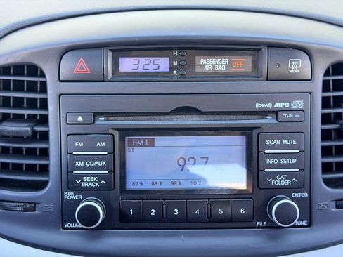 Used 2011 Hyundai Accent GS w/ Premium Pkg 3 FWD image 18