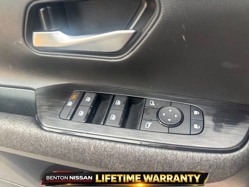 Used 2025 Nissan Kicks SV w/ Illumination Package AWD/4WD image 13