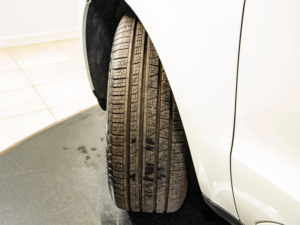 Certified 2026 Porsche Macan AWD/4WD image 49