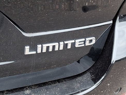 Used 2023 Jeep Grand Cherokee Limited AWD/4WD image 35
