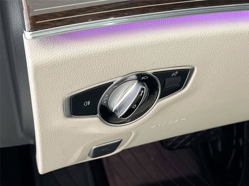 Used 2017 Mercedes-Benz E 300 4MATIC image 11