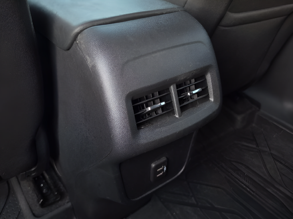 Used 2023 Chevrolet Equinox LT w/ LPO, Floor Liner Package AWD/4WD image 18