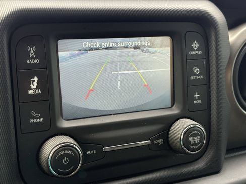 Used 2018 Jeep Wrangler Unlimited Sport S image 23