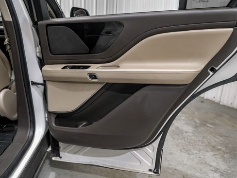 Used 2022 Lincoln Aviator 2WD image 48