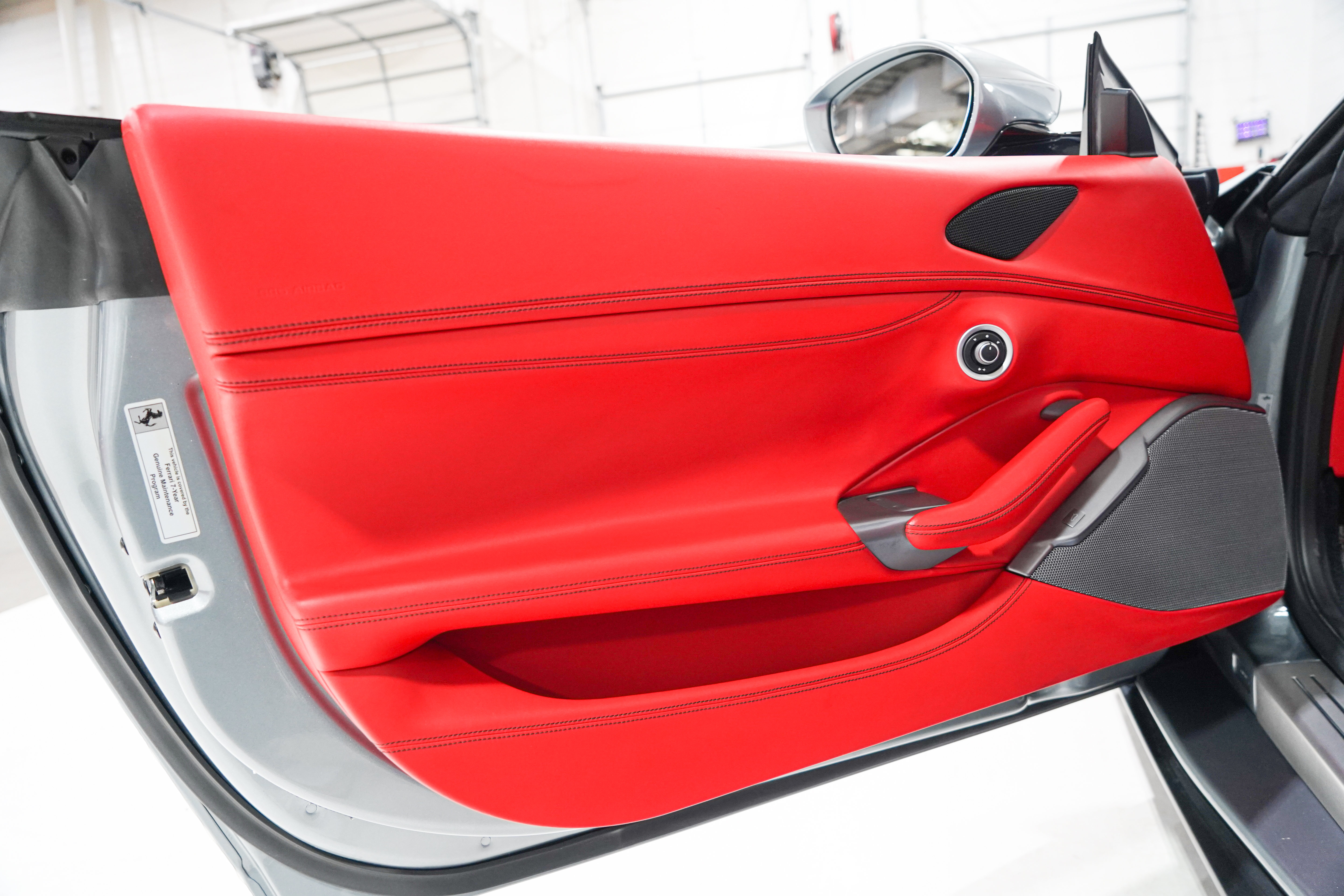 Used 2020 Ferrari Portofino RWD image 19