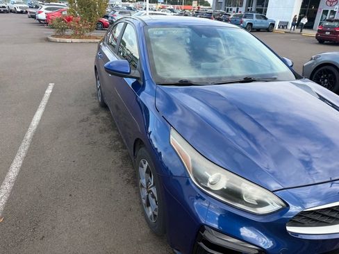 Used 2019 Kia Forte LXS FWD image 8