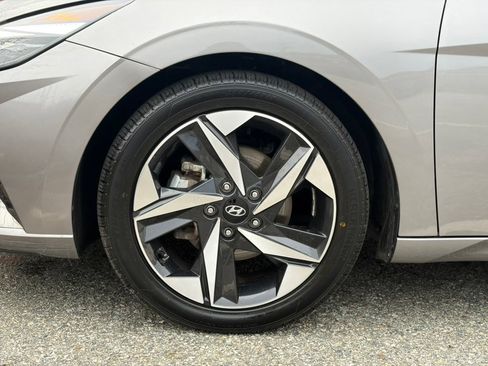 Used 2023 Hyundai Elantra Limited image 33