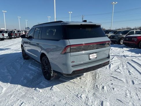 New 2026 Lincoln Navigator L Reserve w/ Jet Appearance Package image 3