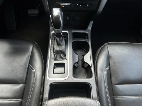 Used 2019 Ford Escape SEL image 17