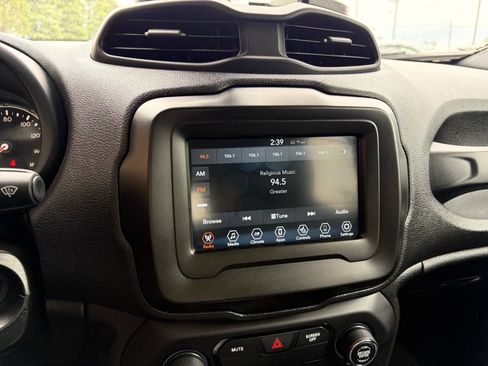 Used 2019 Jeep Renegade Limited AWD/4WD image 18