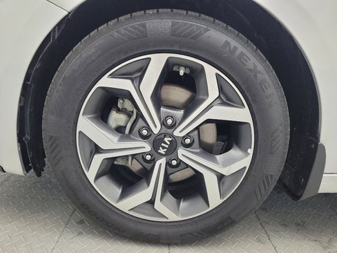Used 2021 Kia Forte LXS FWD image 31