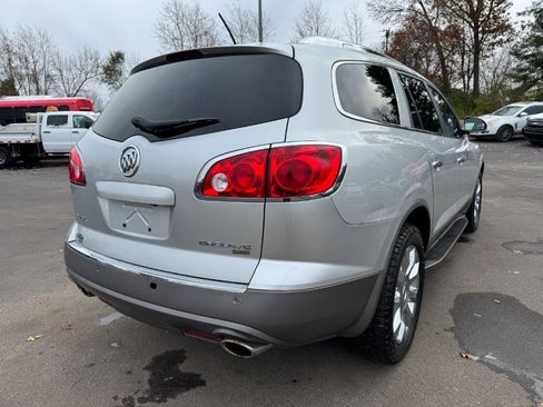 Used 2011 Buick Enclave CXL image 5