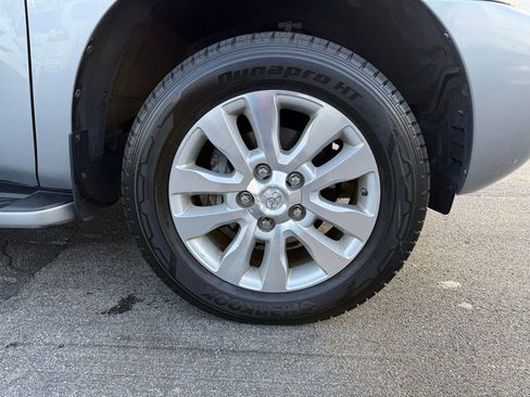 Used 2017 Toyota Sequoia Platinum image 32