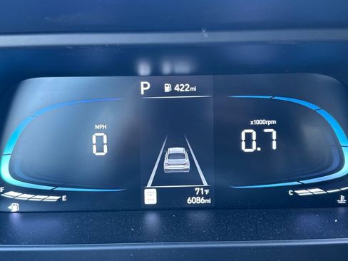 Used 2025 Hyundai Elantra Sport FWD image 21