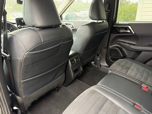 Used 2024 Mitsubishi Outlander SE FWD image 41