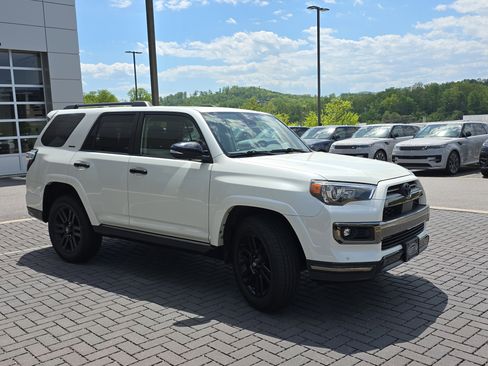 Used 2021 Toyota 4Runner Nightshade AWD/4WD image 3