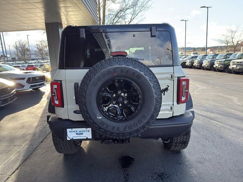 New 2025 Ford Bronco Badlands image 5