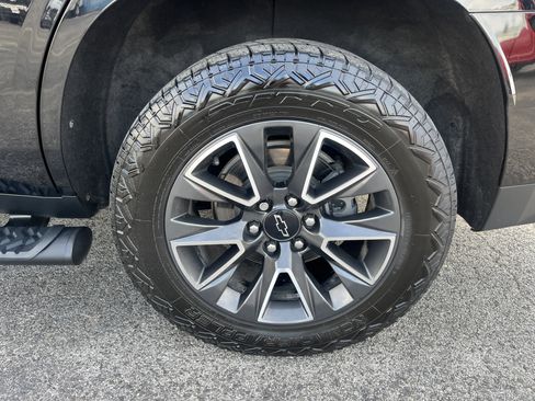 Used 2021 Chevrolet Tahoe Z71 w/ Z71 Off-Road Package image 9