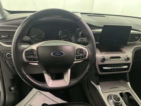 Used 2023 Ford Explorer XLT w/ Equipment Group 202A image 16