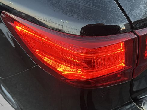 Used 2020 Acura MDX SH-AWD w/ Technology Package image 25