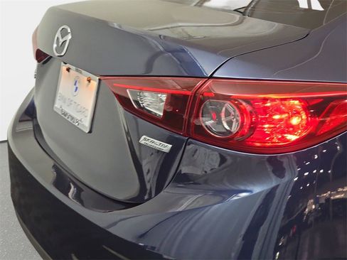 Used 2017 MAZDA MAZDA3 Touring image 33