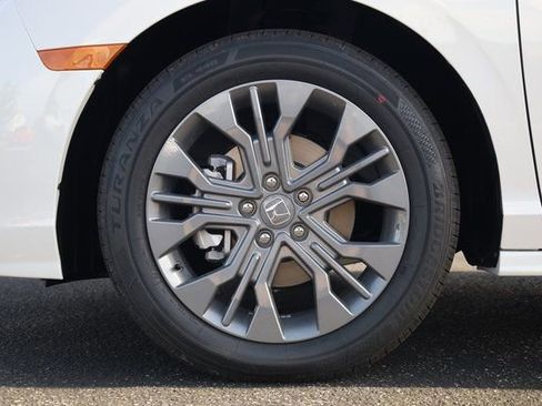 New 2026 Honda Odyssey Touring image 9