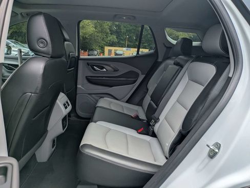 Used 2023 GMC Terrain SLT w/ Infotainment Package II FWD image 14