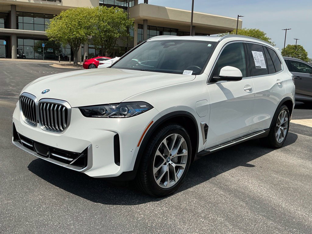 Used 2024 BMW X5 xDrive50e AWD/4WD image 7