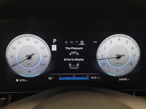 Used 2024 Hyundai Elantra SEL image 23