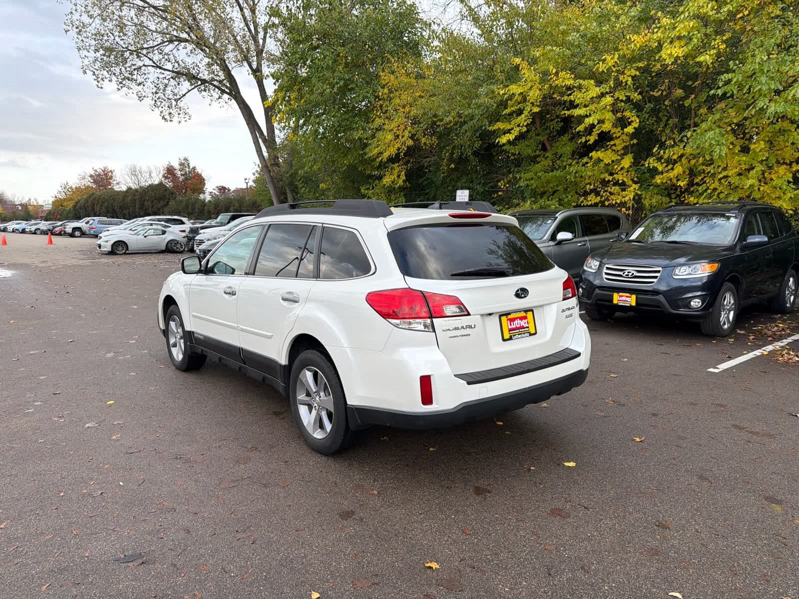 Used 2014 Subaru Outback 2.5i Limited AWD/4WD image 3