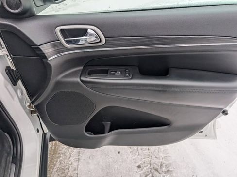 Used 2019 Jeep Grand Cherokee Limited image 32