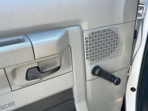 Used 2012 Ford E-350 and Econoline 350 XL RWD image 10