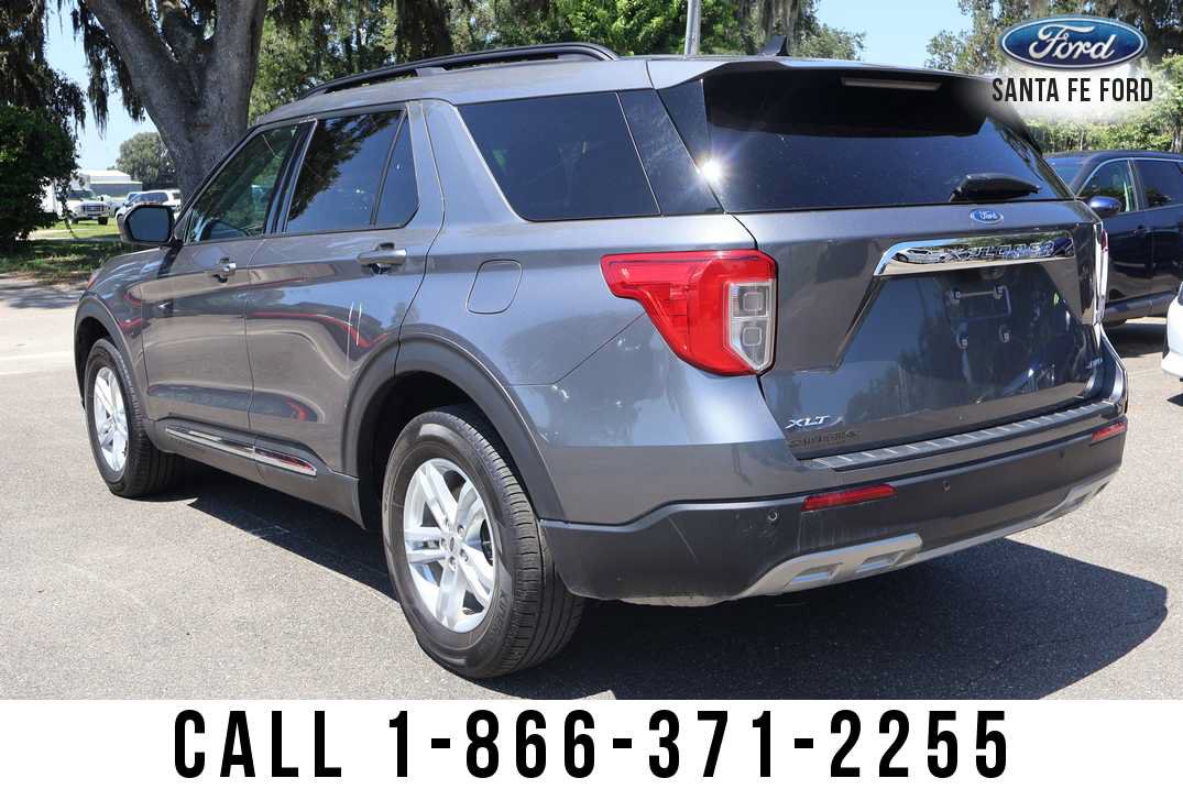 Used 2024 Ford Explorer XLT w/ Equipment Group 202A AWD/4WD image 4