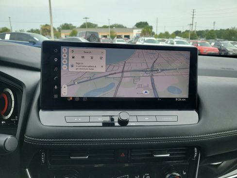 Used 2024 Nissan Rogue SL FWD image 19