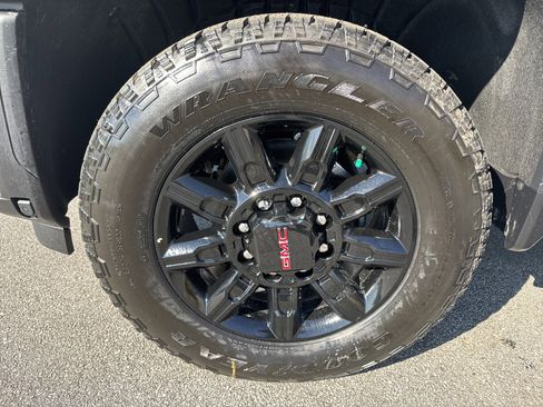 New 2026 GMC Sierra 2500 AT4 w/ AT4 Premium Plus Package image 13