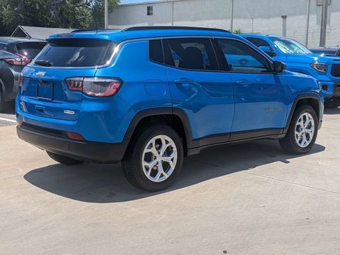 Used 2024 Jeep Compass Latitude AWD/4WD image 6