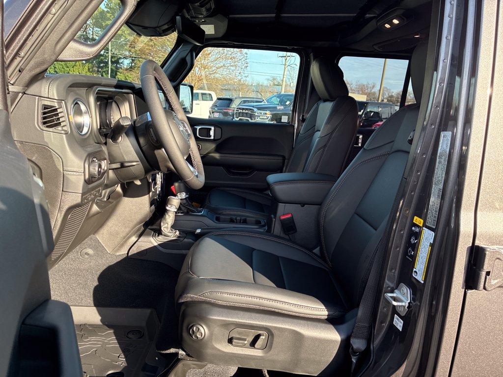 New 2026 Jeep Wrangler Unlimited Sahara AWD/4WD image 10