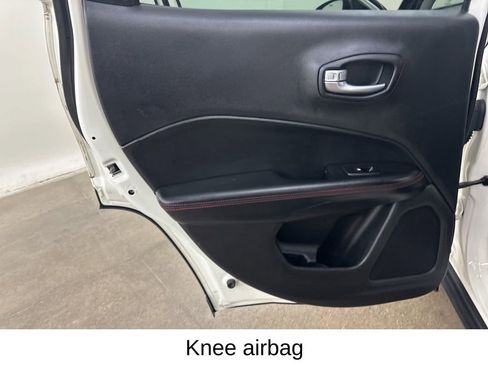 Used 2019 Jeep Compass Trailhawk AWD/4WD image 28