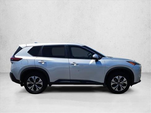 Certified 2023 Nissan Rogue SV FWD image 4