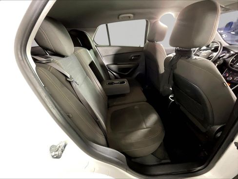 Used 2019 Chevrolet Trax LS FWD image 24