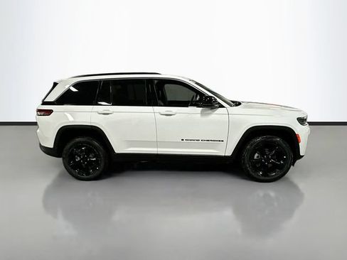 New 2026 Jeep Grand Cherokee Limited w/ Limited Altitude Package AWD/4WD image 5