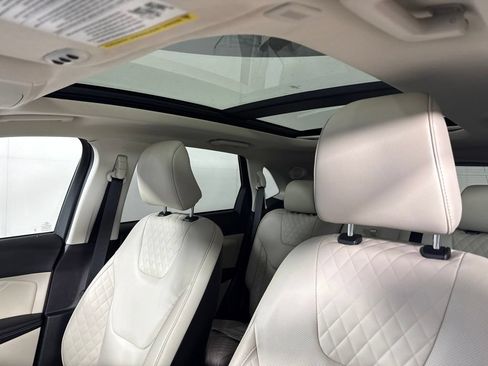 Used 2023 Ford Edge Titanium w/ Equipment Group 301A AWD/4WD image 17