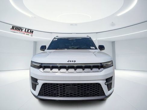 New 2026 Jeep Grand Wagoneer L 4WD w/ Premium Group I image 8