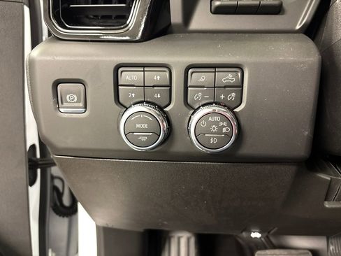 New 2026 GMC Sierra 2500 AT4 w/ AT4 Premium Plus Package AWD/4WD image 31