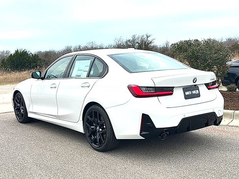 New 2026 BMW 330i Sedan w/ M Sport Package RWD image 6