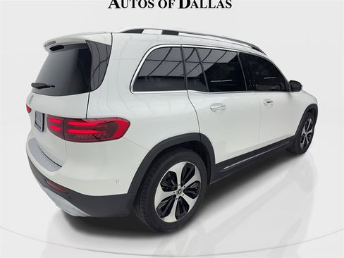 Used 2025 Mercedes-Benz GLB 250 w/ Exclusive Package image 9